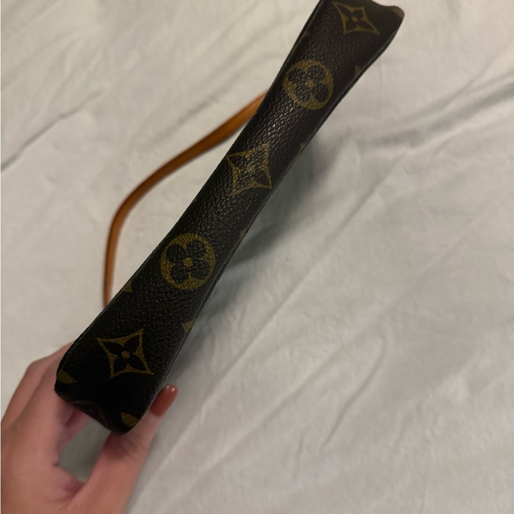 Louis Vuitton Monogram Pochette Accessoires – Authentic, Made in France - Picture 5 of 11